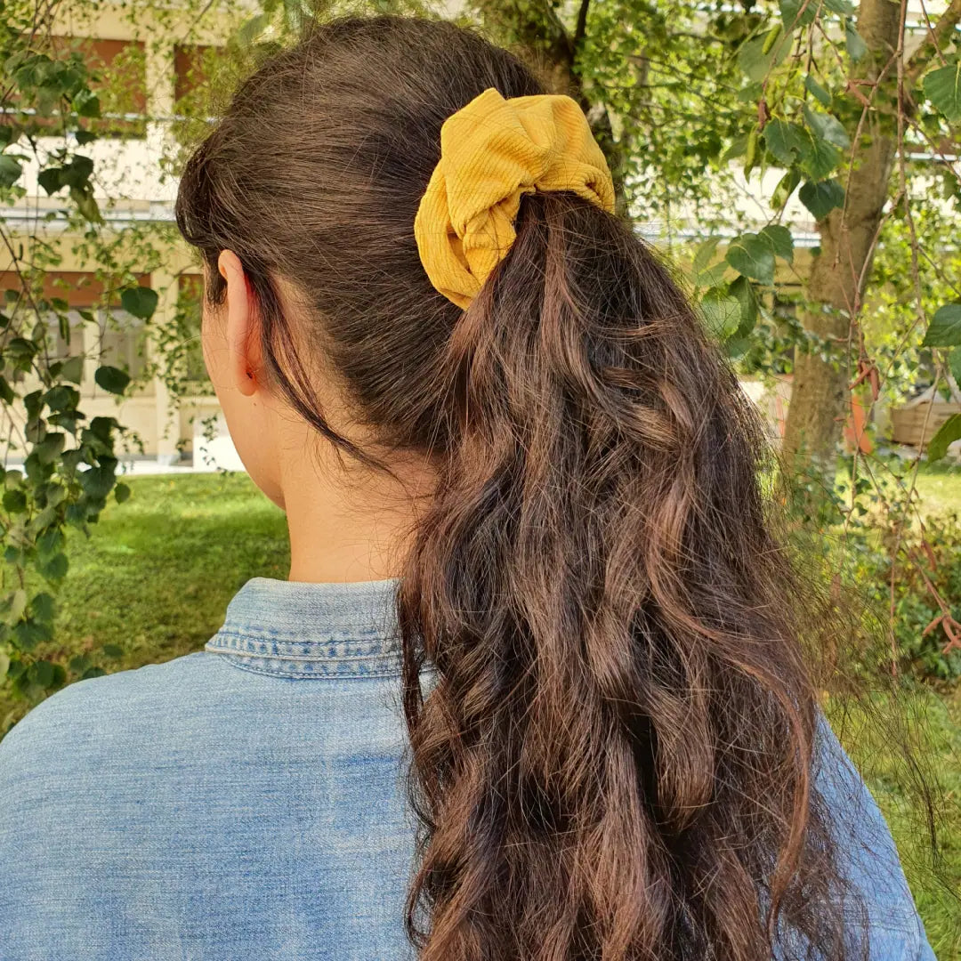 chouchou cheveux en tissu velours certifié biologique, protège les cheveux tout en douceur