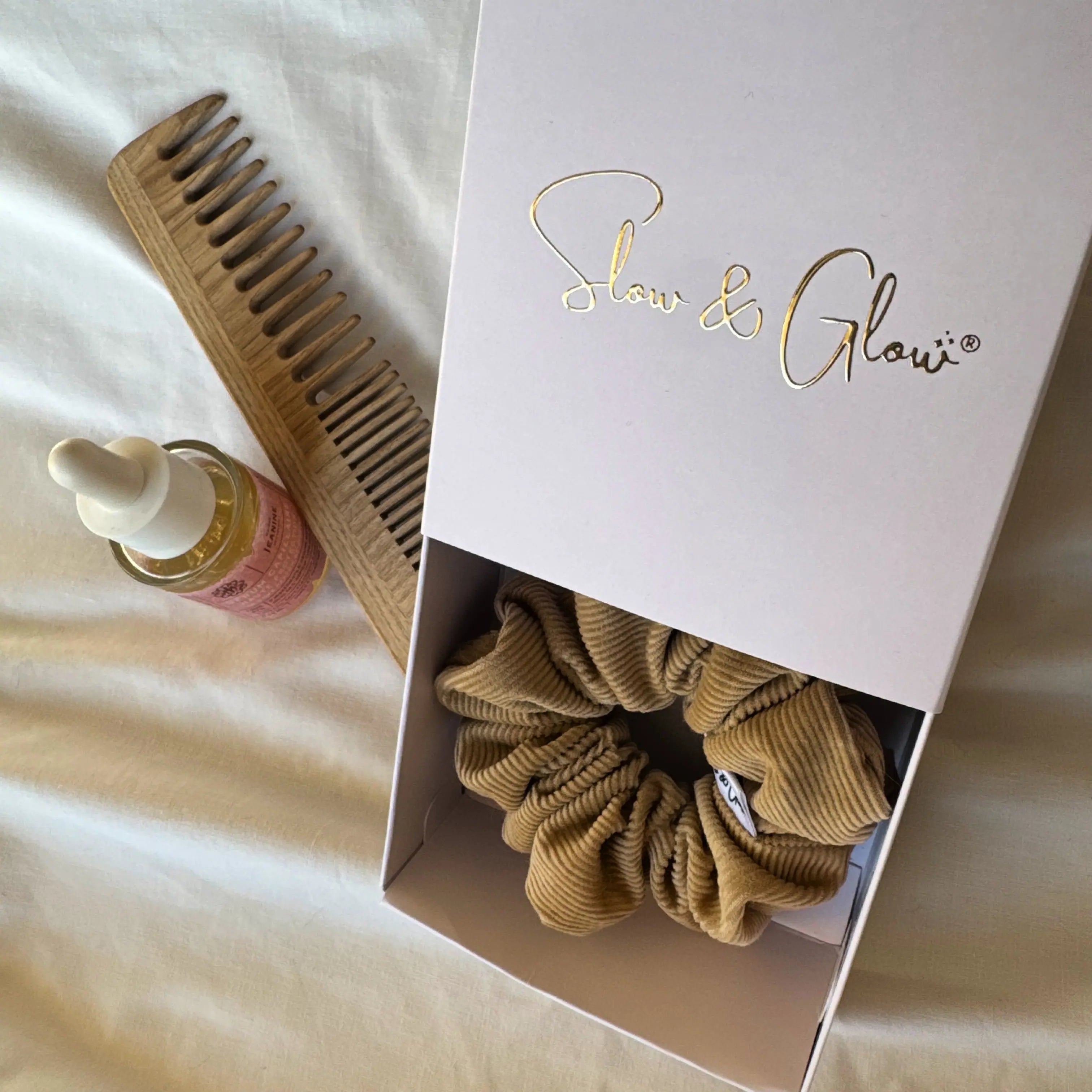 chouchou cheveux fabriqué en velours upcyclé, volume généreux attache sans arracher