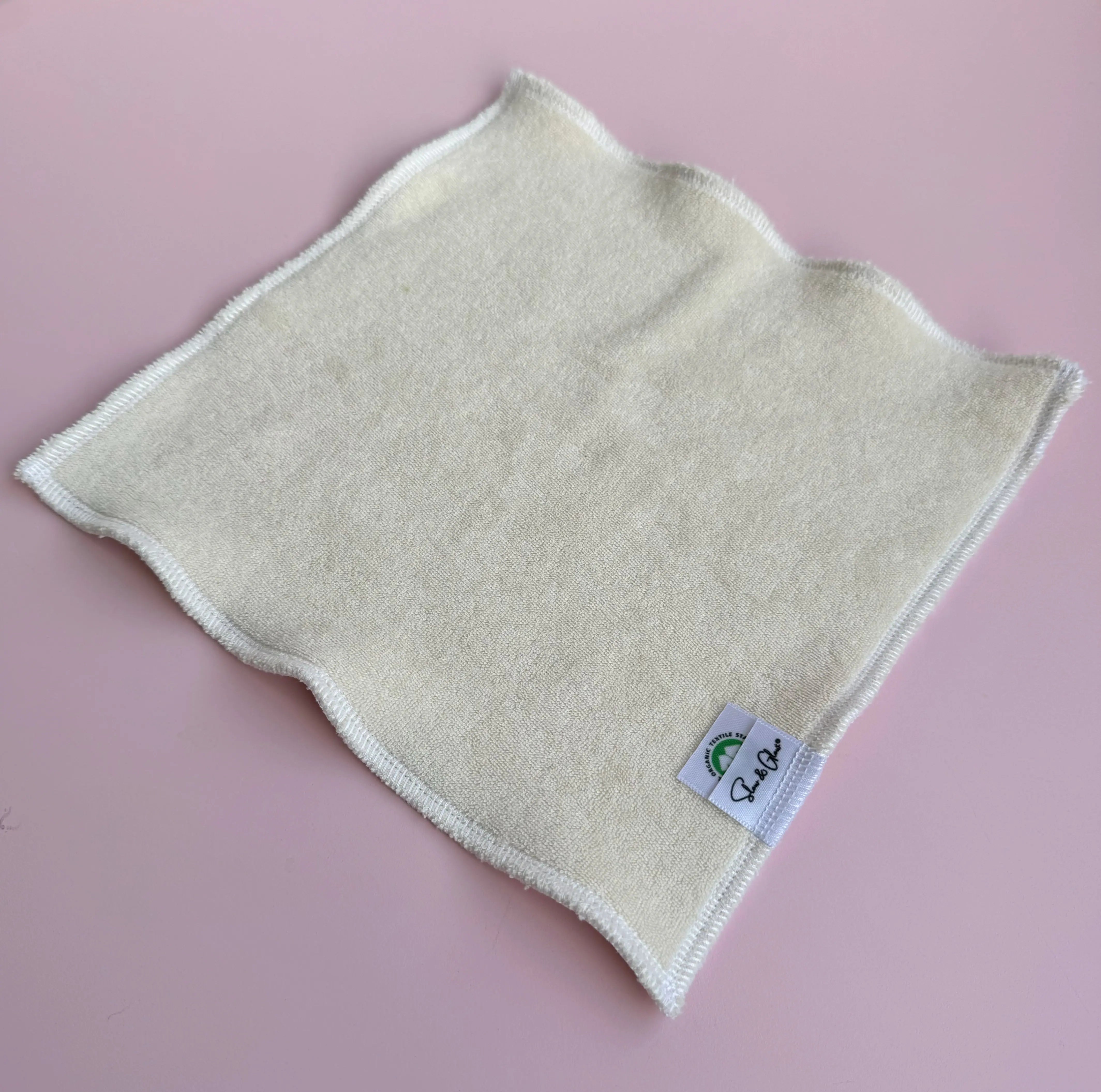 lingettes démaquillantes en microcoton bio, alternative durable aux cotons jetables, écoresponsables