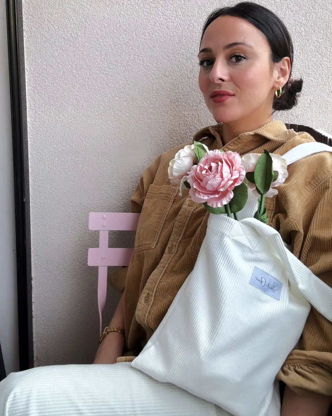 tote bag éthique en velours côtelé couleur crème, fabriqué en France en atelier d'insertion, étiquette en matière recyclée