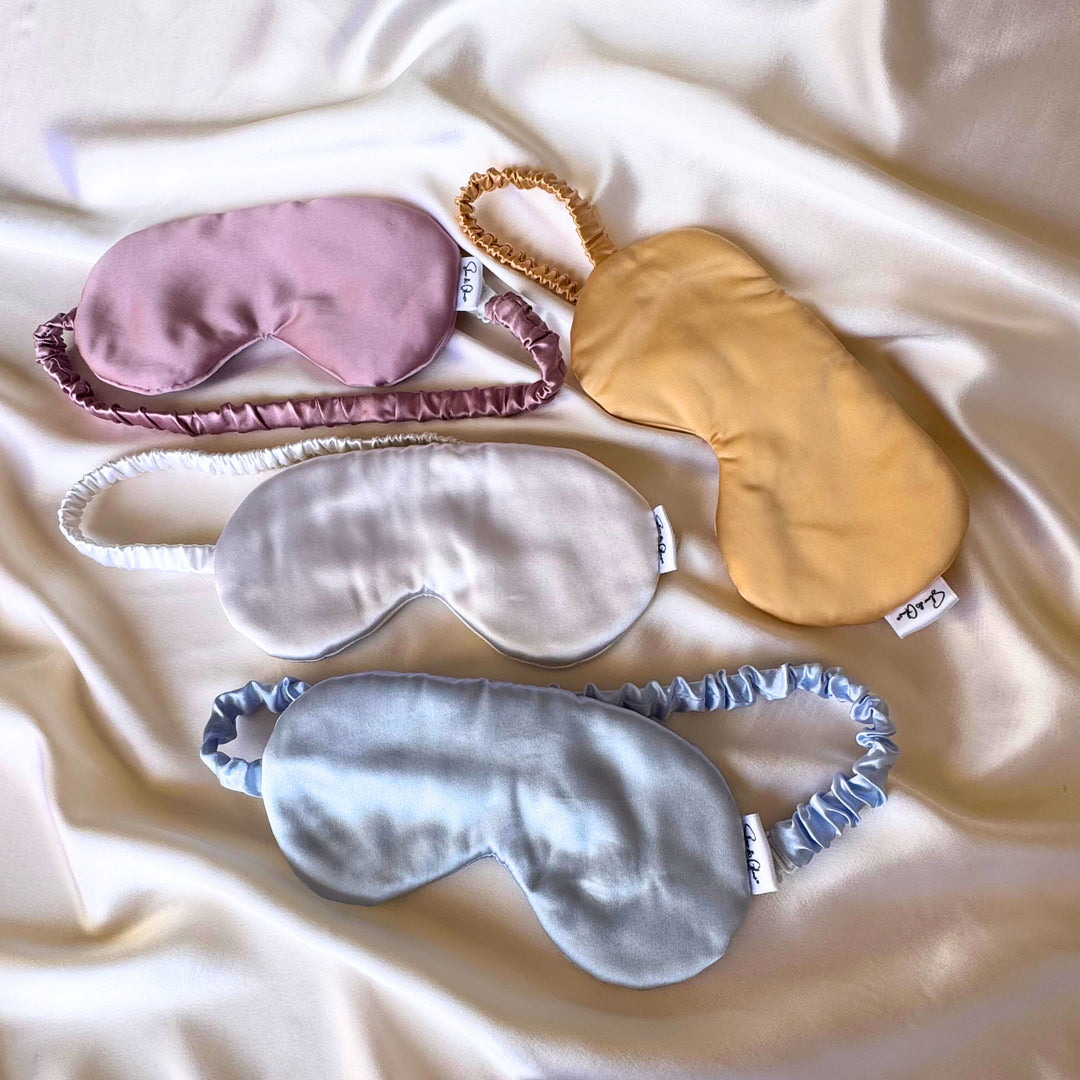 Masque de nuit ajustable en soie upcyclée (pochette offerte)