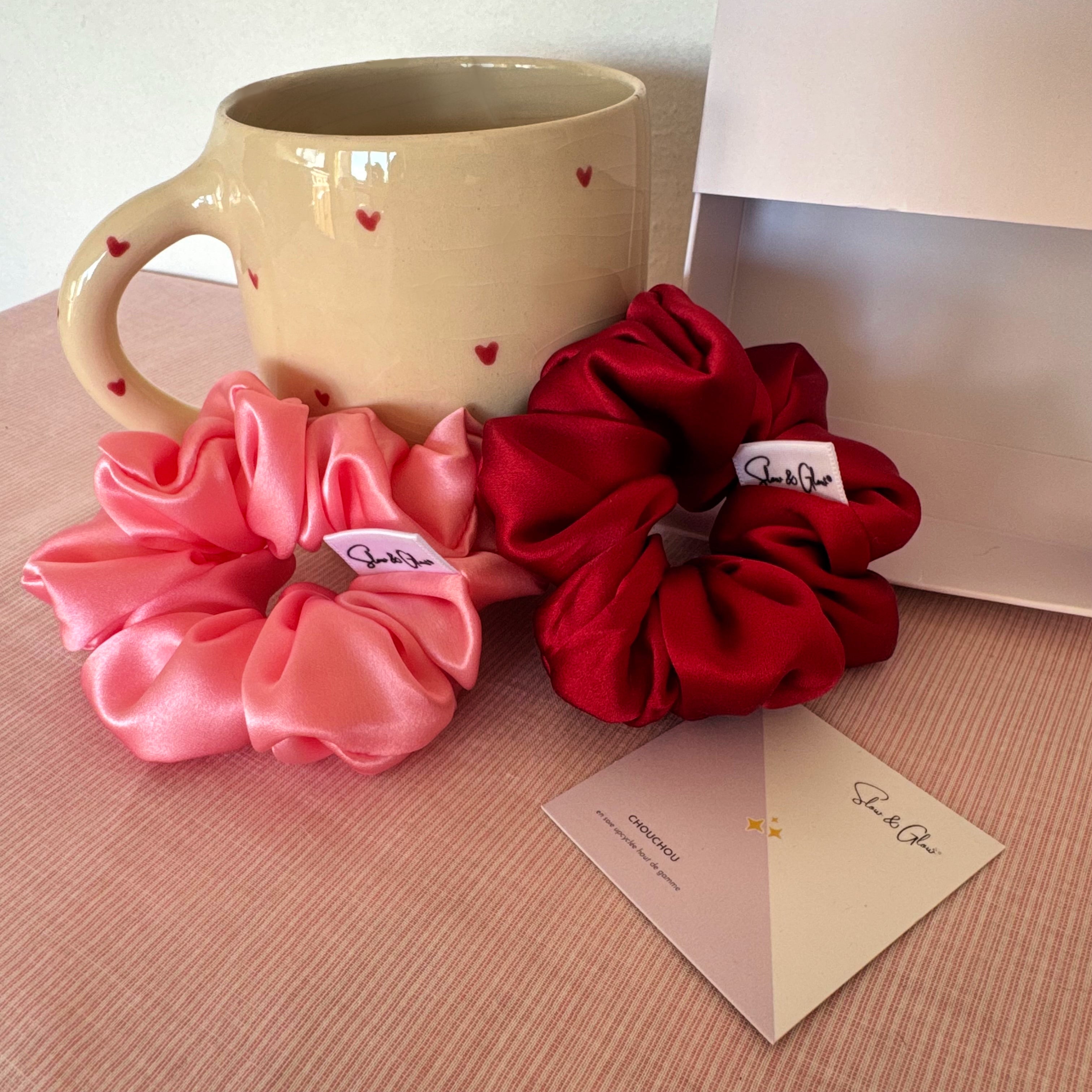 Coffret Saint-Valentin 🎀 Chouchou en soie upcyclée • Rose bonbon & rouge cerise 💗❤️