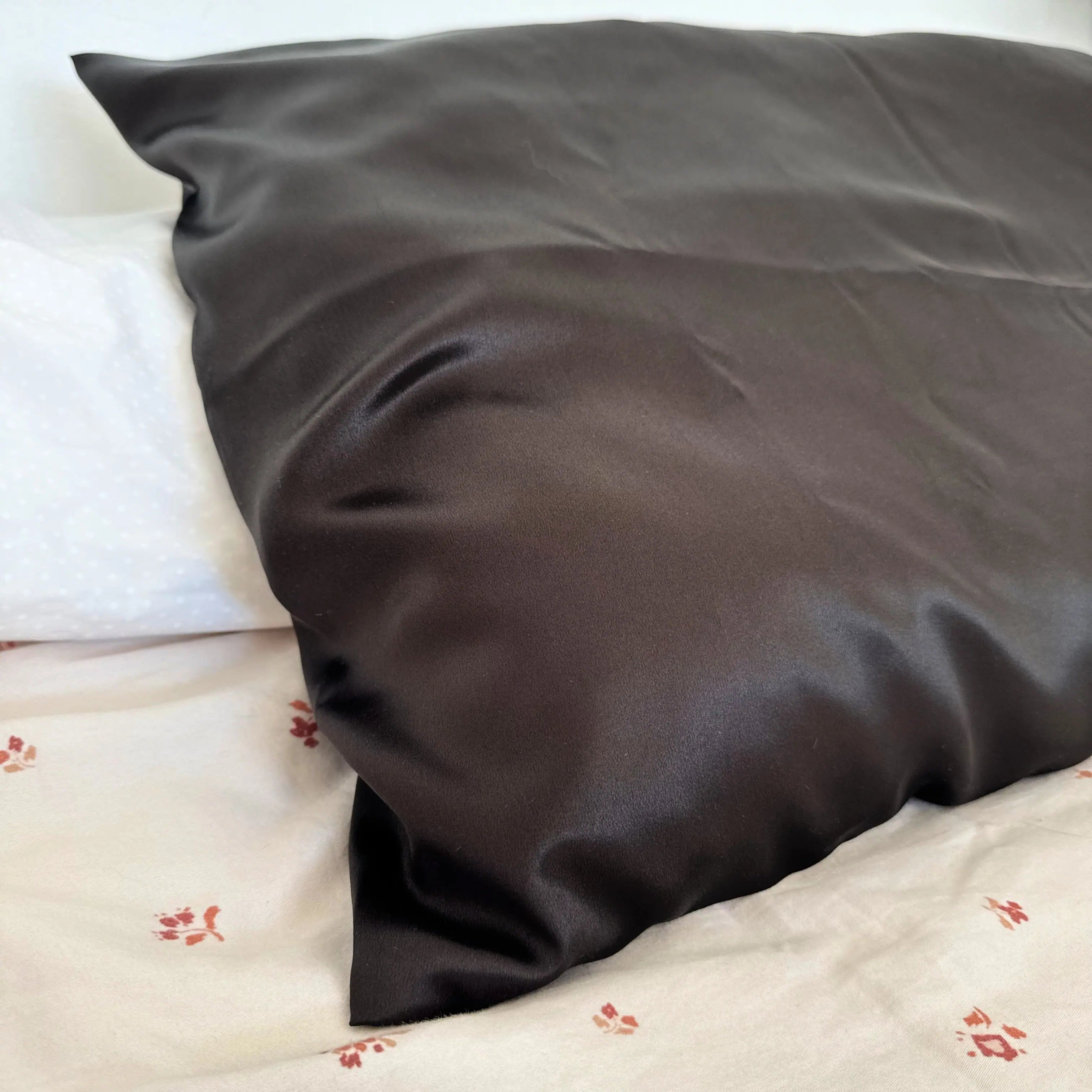 Taie d'oreiller en soie upcyclée haut de gamme •  fermeture zip