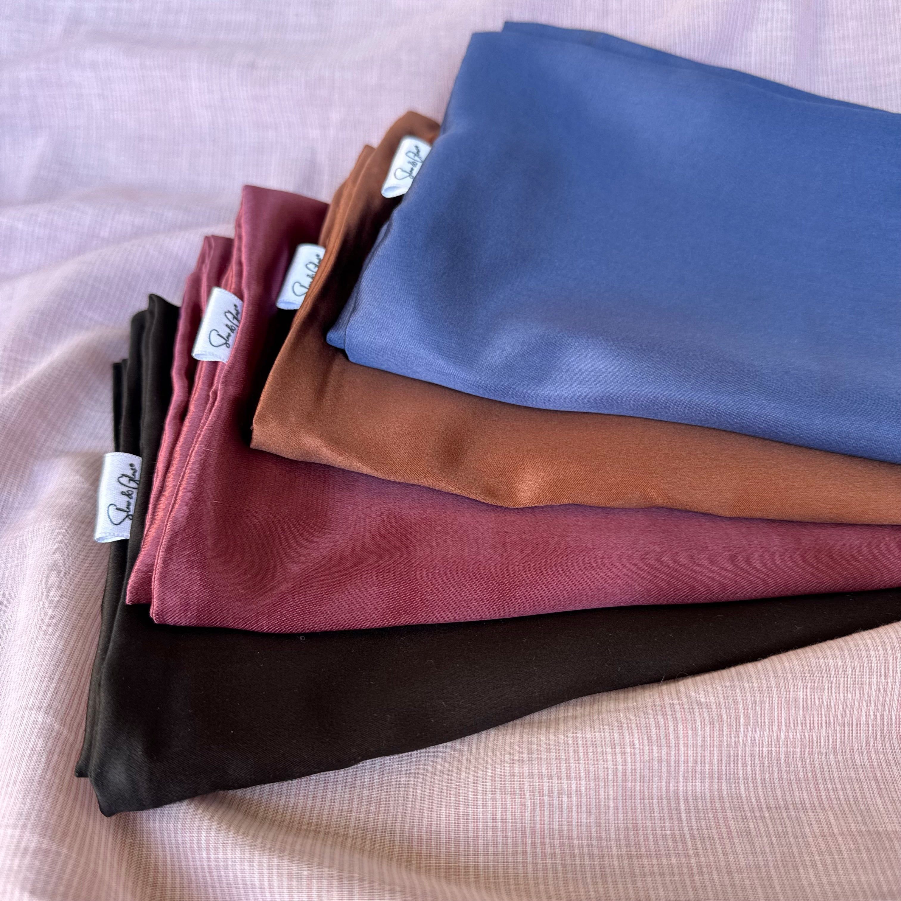 Taie d'oreiller en soie upcyclée haut de gamme •  fermeture zip  + trousse en velours côtelé upcyclé Hermès offerte 👝