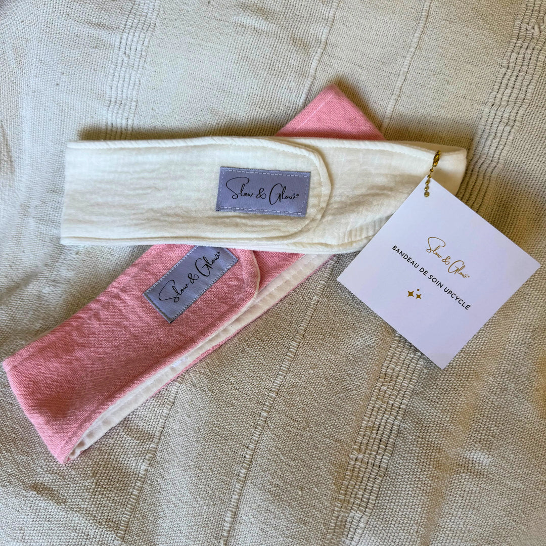 Gardez vos cheveux au sec pendant votre routine visage grâce à notre bandeau à scratch ajustable. Confort doux, coton et velours upcyclés, fabrication éthique en France.

