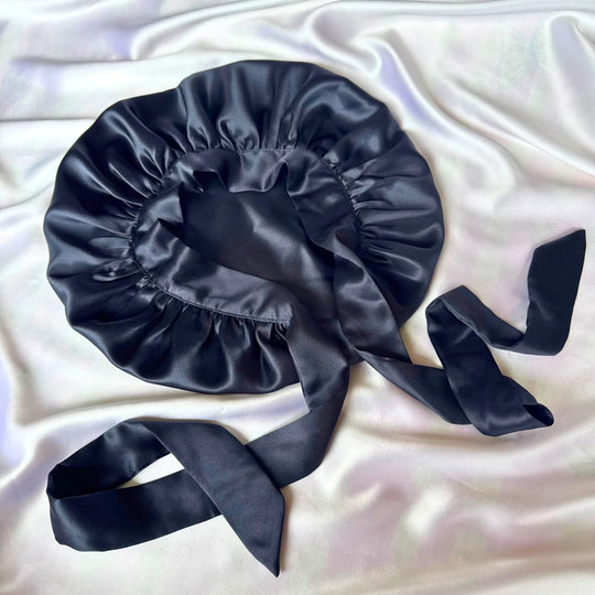 bonnet de nuit en soie upcyclée ajustable fabriqué en France couleur bleu marine  