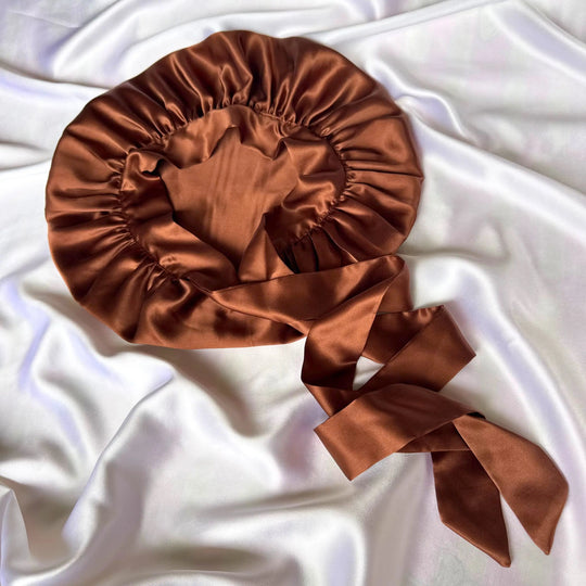 bonnet de nuit en soie upcyclée ajustable fabriqué en France couleur caramel 