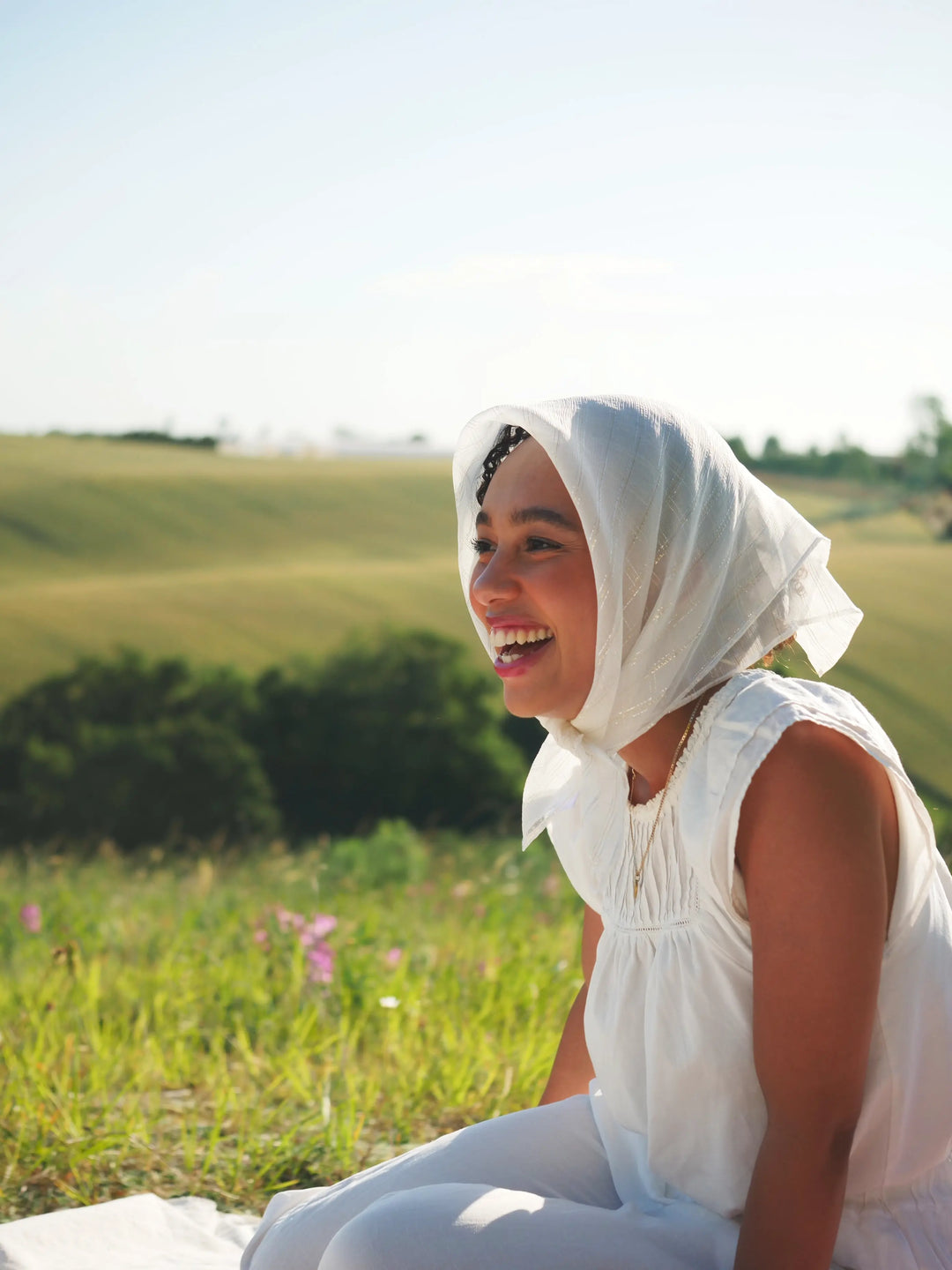Petit foulard en mousseline de soie upcyclée blanc cassé 