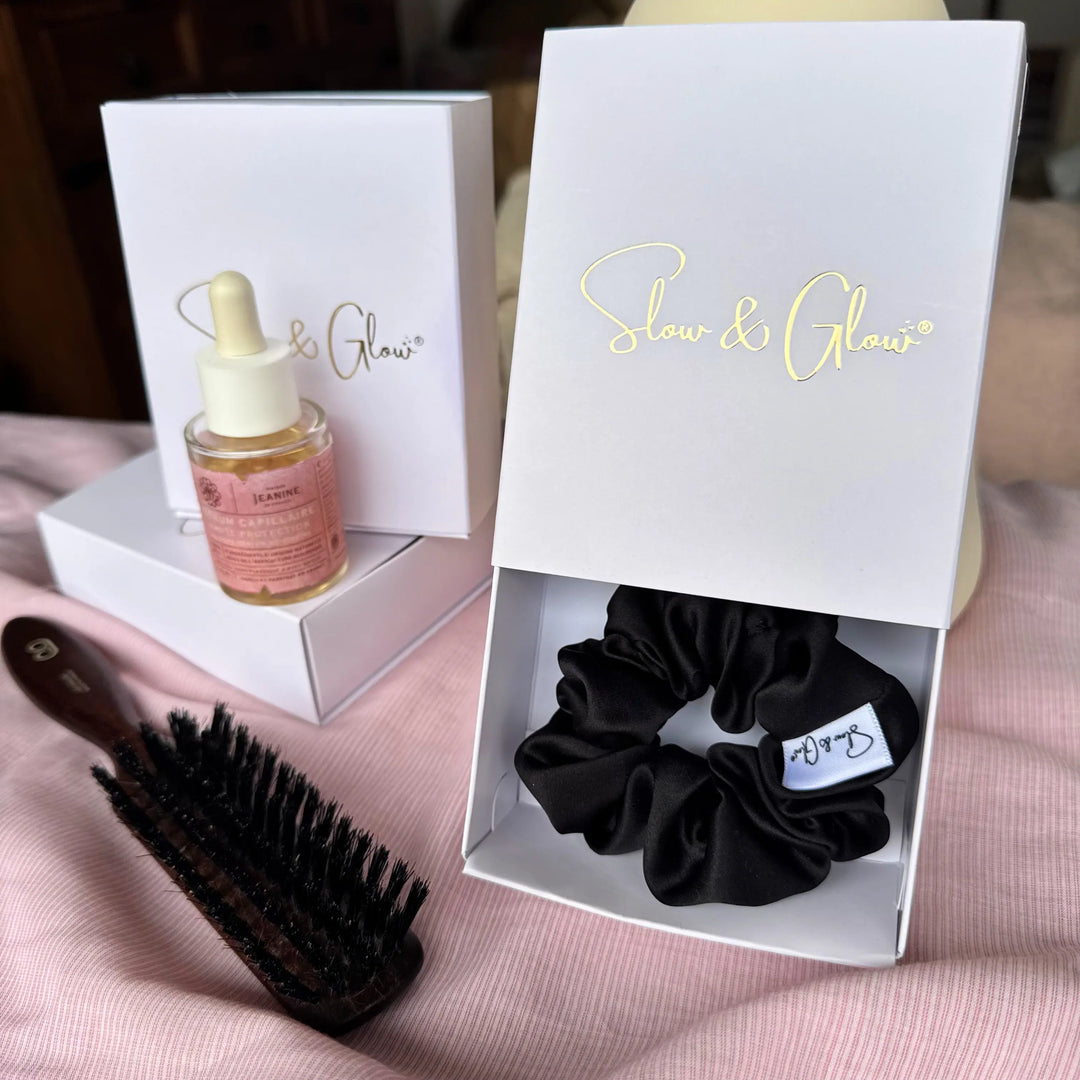 Chouchou cheveux en soie naturelle, issu de l’upcycling – confection locale dans le respect de l’environnement.

