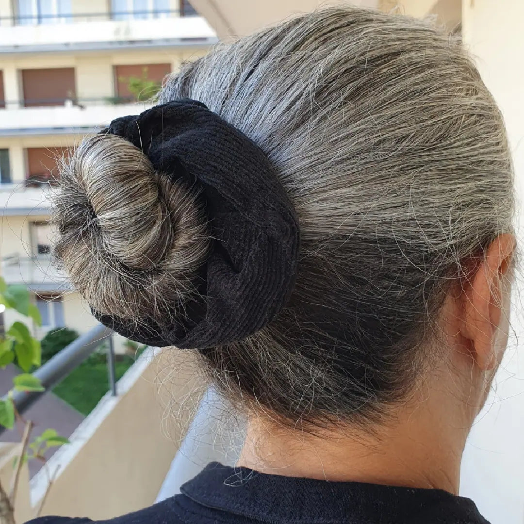 chouchou en velours de coton biologique, épais, souple et respectueux des cheveux et de la planète
