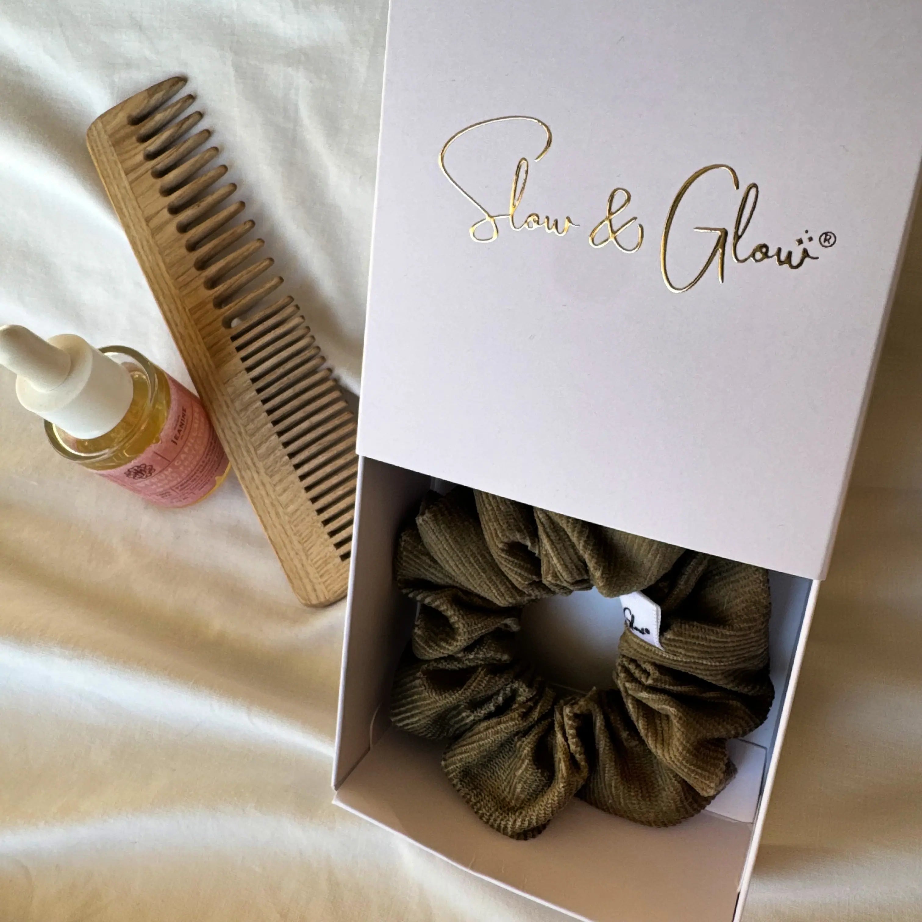 chouchou en coton velours issu de l’upcycling, doux et respectueux des cheveux, fabrication responsable

