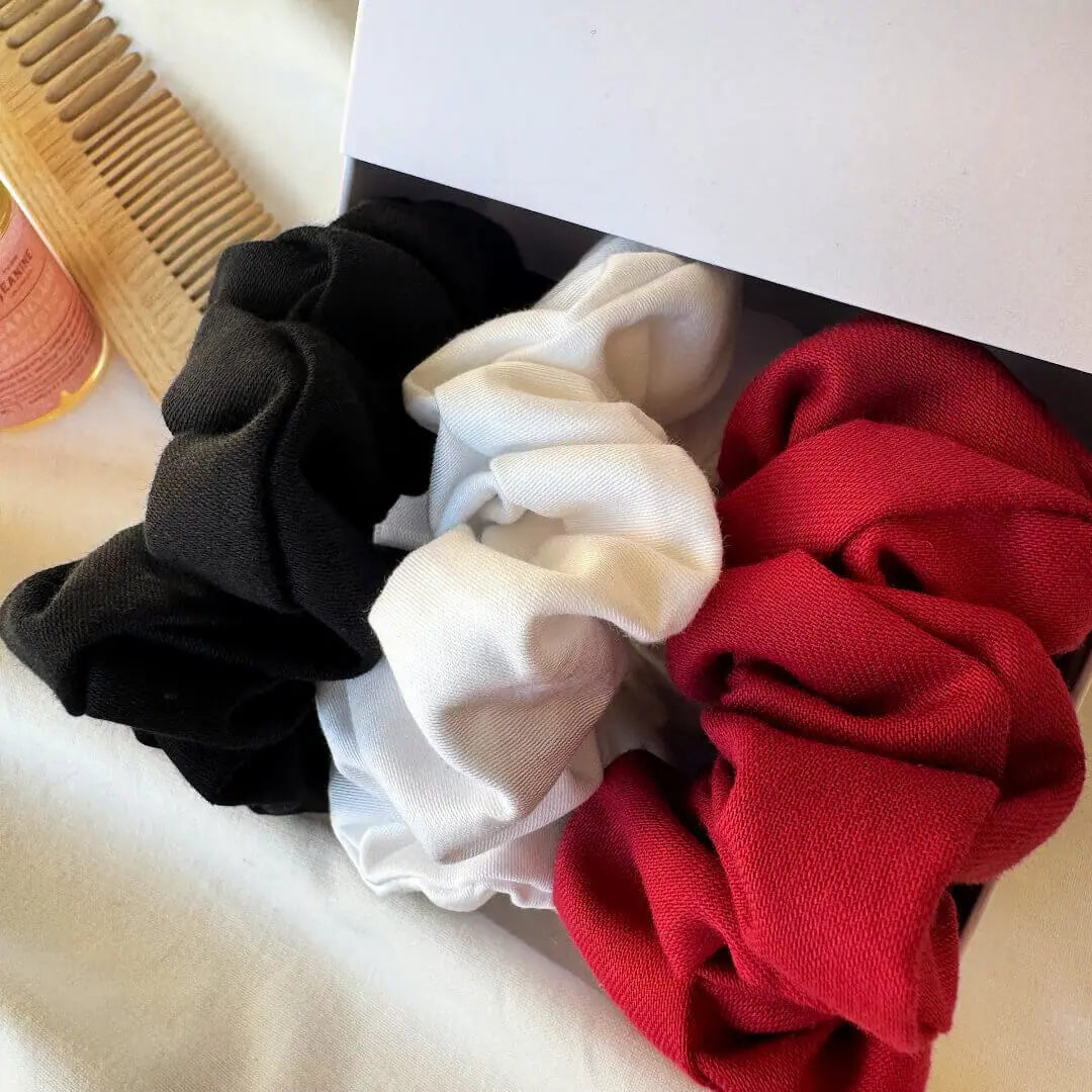 3 chouchous en satin de coton bio GOTS, alliés des cheveux fragiles, doux, souples et responsables
