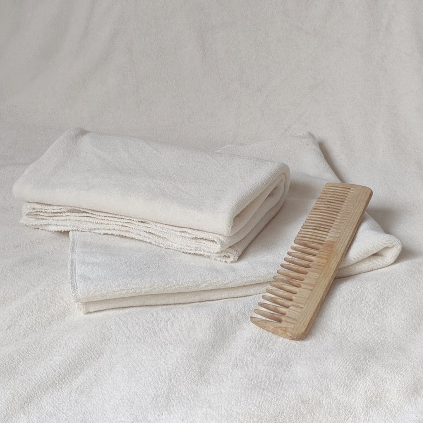 serviette cheveux Slow and Glow en coton bio, tissu microcoton très absorbant, idéale après la douche
